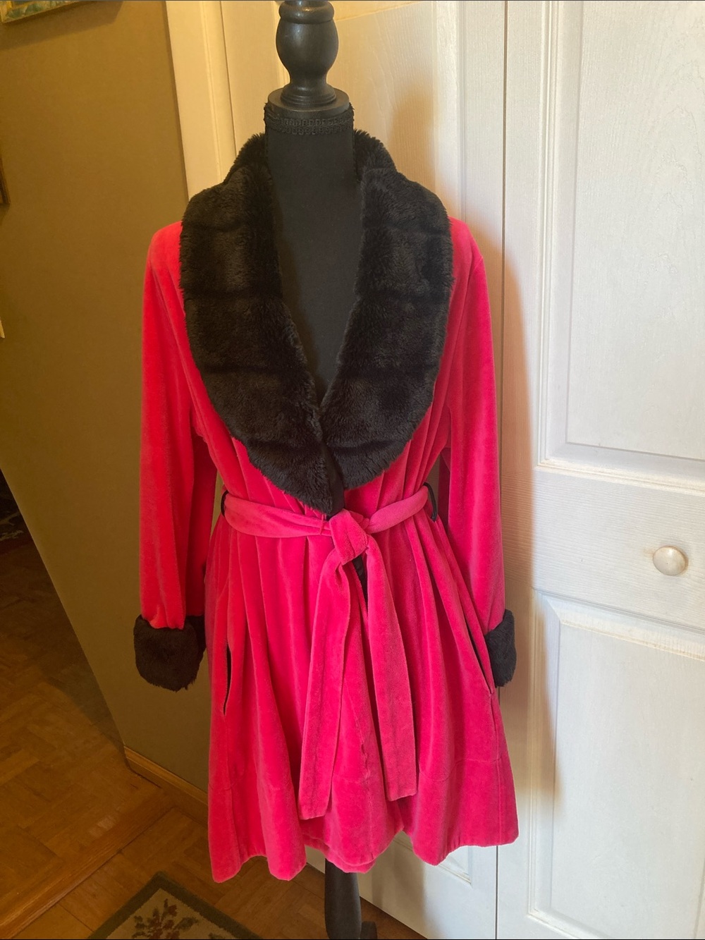 Women's Hot Pink Velvet Robe with Black Faux Fur Trim by Betsy Johnson. Size M